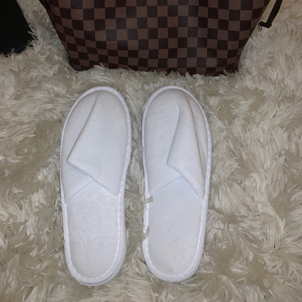 🆕 Super Soft Bath Slippers